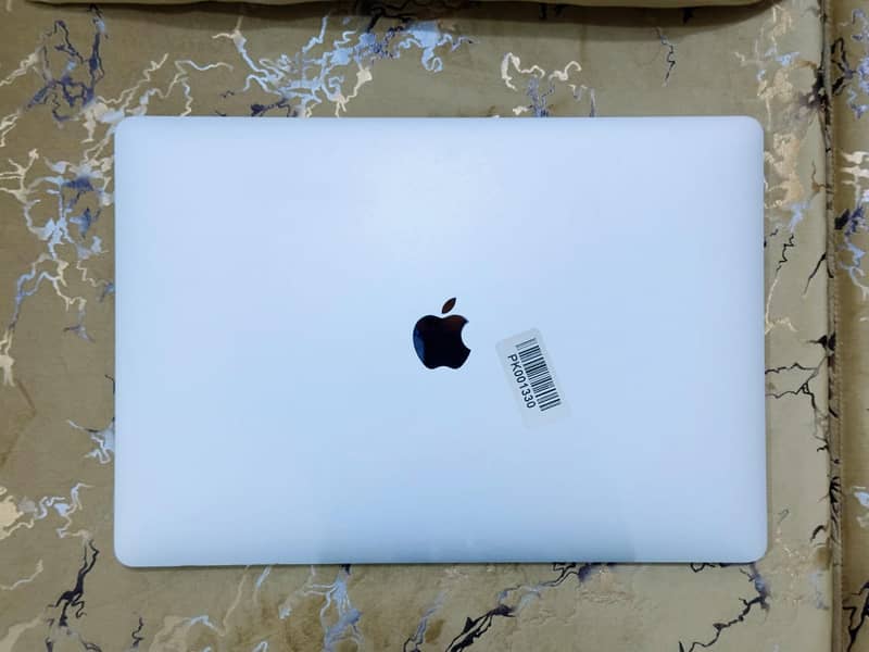 APPLE MACBOOK PRO 2018 WITH 2TB SSD and 32gb ram Ci9 5