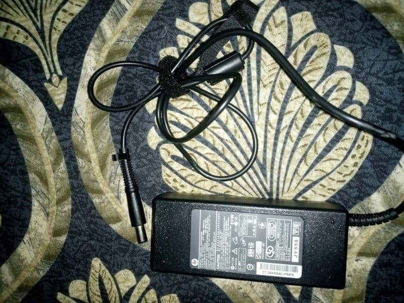 HP LAPTOP CHARGER 0