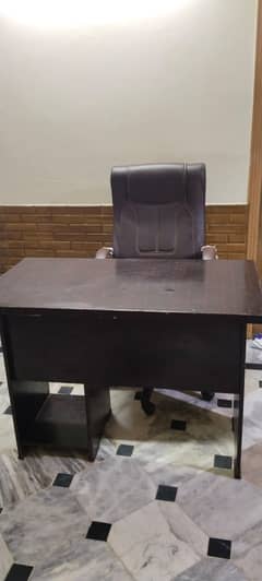 Computer Table with Chair in very good condition