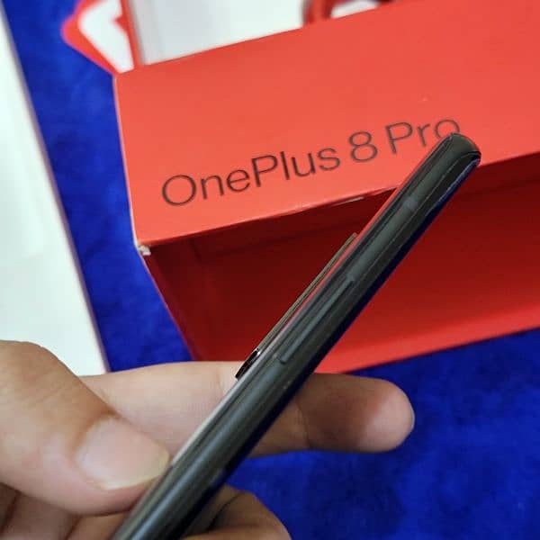 OnePlus 8 Pro 12/256 in mint condition 2