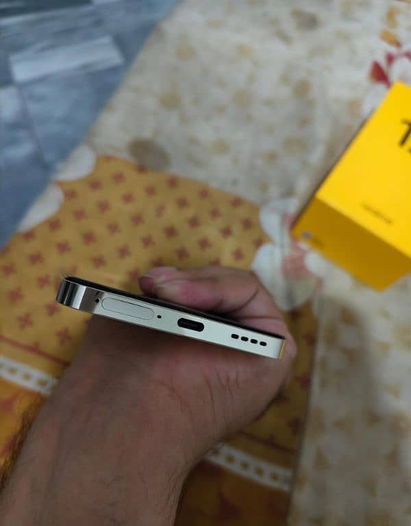 RealMe 12+ 5G Set For Sale 3