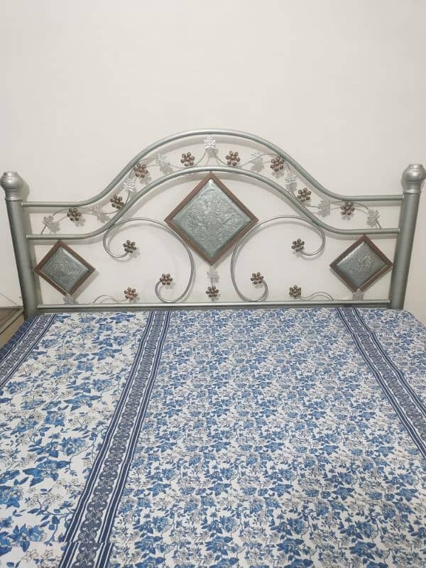 2nd Hand Rod Iron Bed with Single side Table-sturdy & classic 3