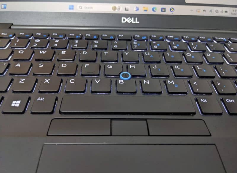 Cor i7 8th gen ( Dell Inc ) 1