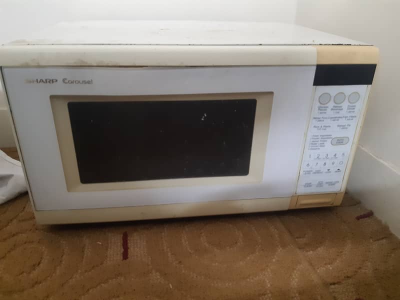 MICROWAVE OVEN - SHARP Carousel 4