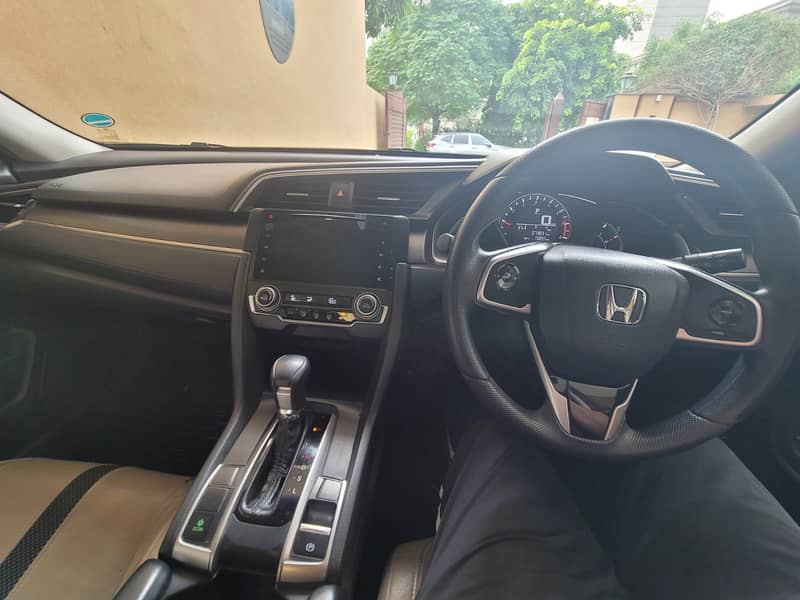 Honda Civic Oriel 1.8 i-VTEC CVT 2019 6