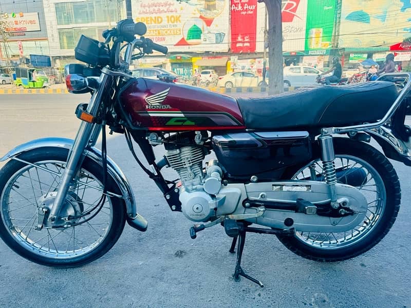 Honda 125 self start 23 model hai 10/9 condition hai 0