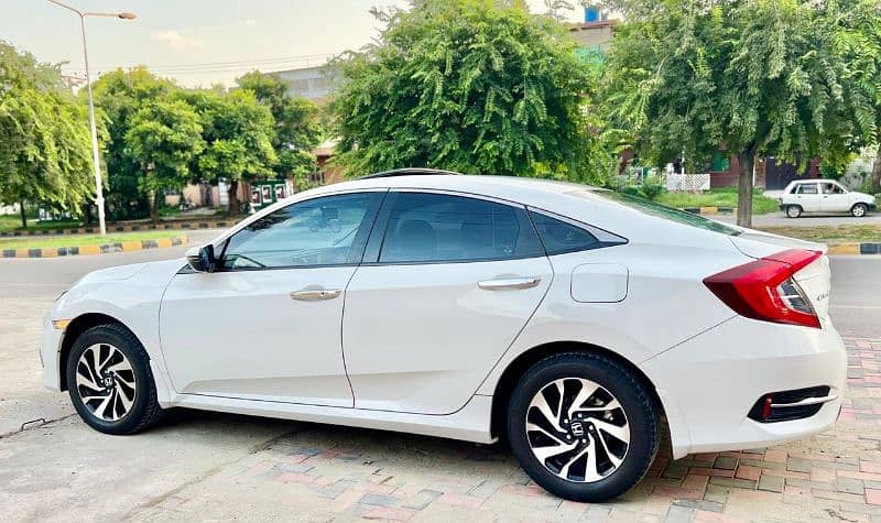 Honda Civic Oriel 2018 8