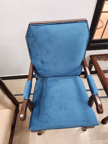 High Back Chair and Centre Table 8