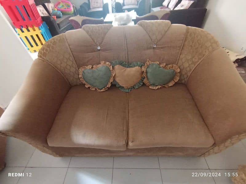 7 seater sofa very reasonable 4