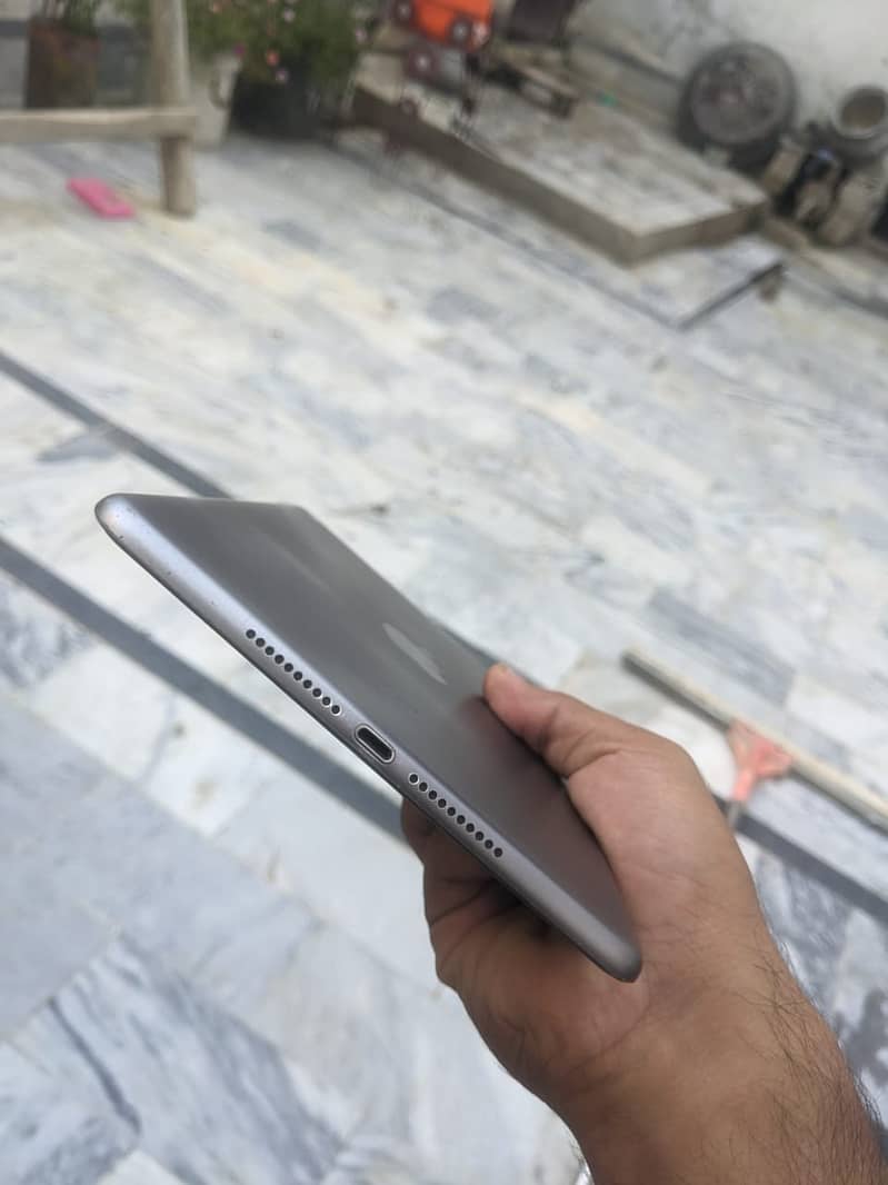 ipad mini 5 64gb 10/10 0