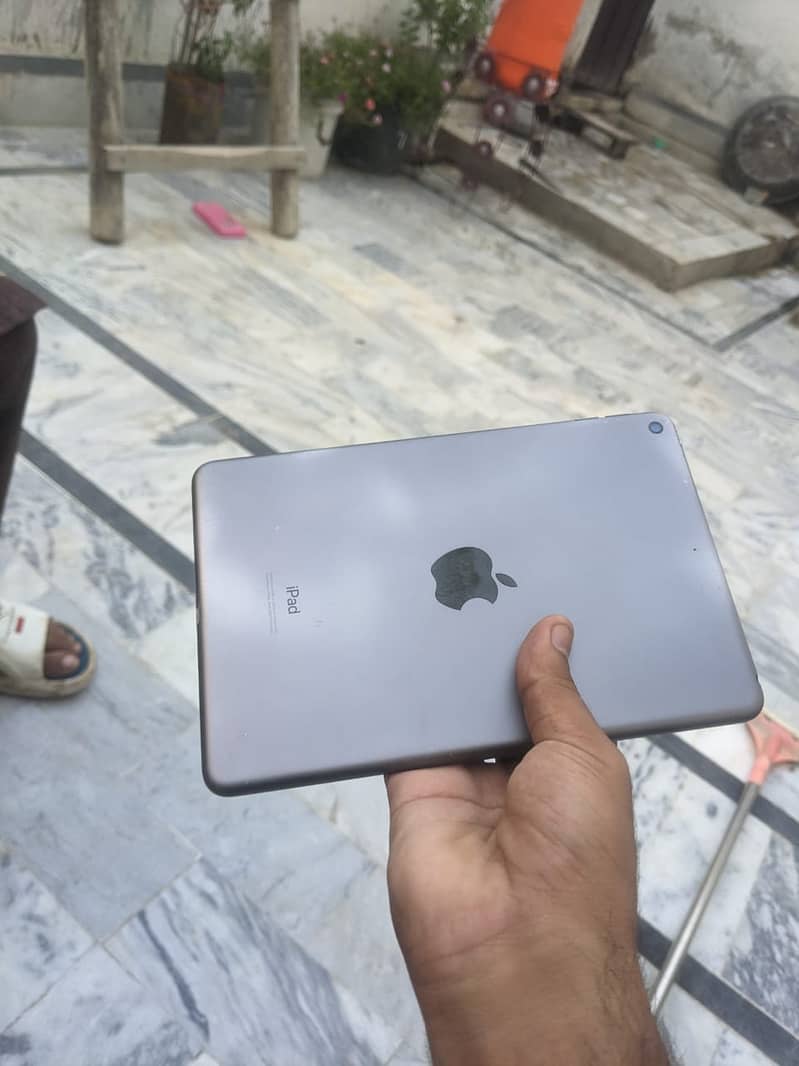 ipad mini 5 64gb 10/10 4