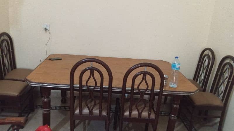 Dining table 0