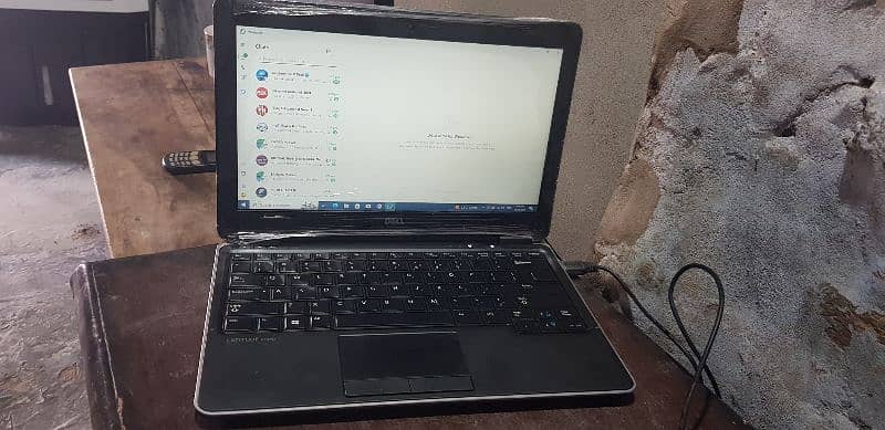 Dell Latitude e7240 1