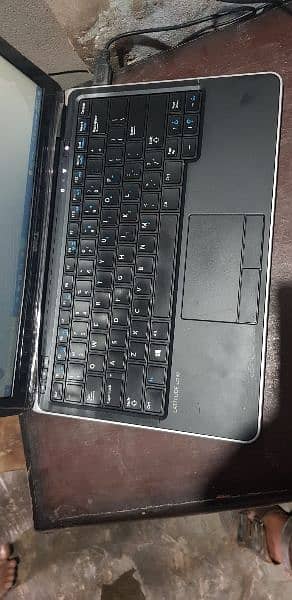 Dell Latitude e7240 2