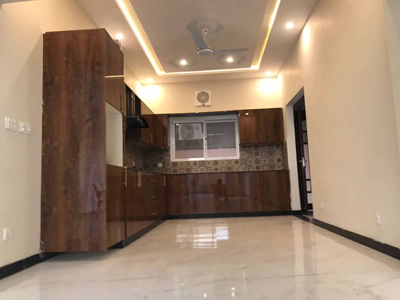 NEW KANAL HOUSE - SECTOR E - DHA 2 - FULL HOUSE FOR RENT 7