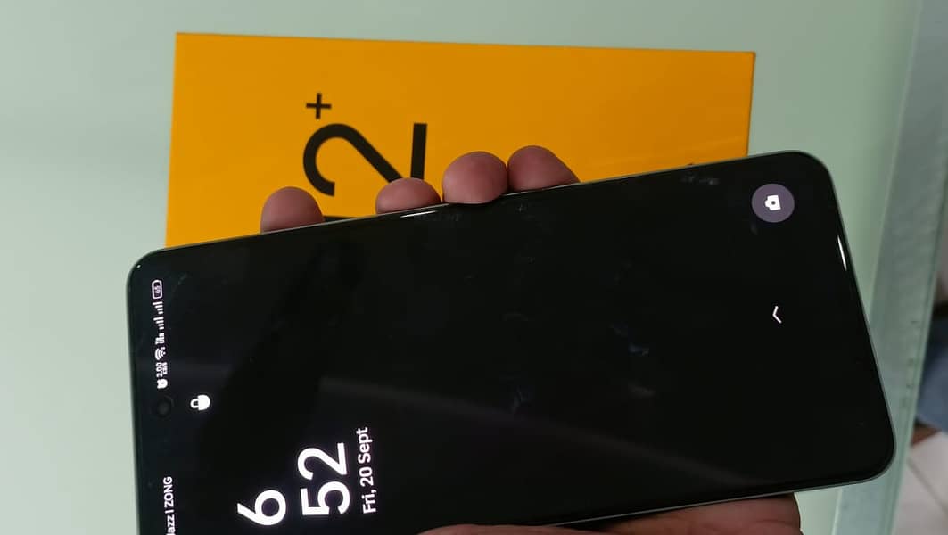 Realme 12plus5g 8/256 female ne use kiya 7