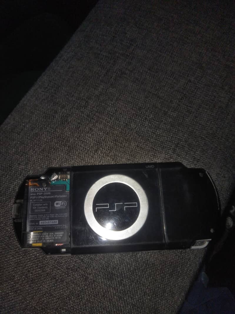 broken PSP 2000 For sale 1