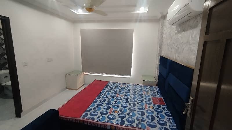 1 BEDROOM FULLY LUXURY FURNISH IDEAL LOCATION EXCELLENT FLAT FOR RENT IN BAHRIA TOWN LAHORE 3