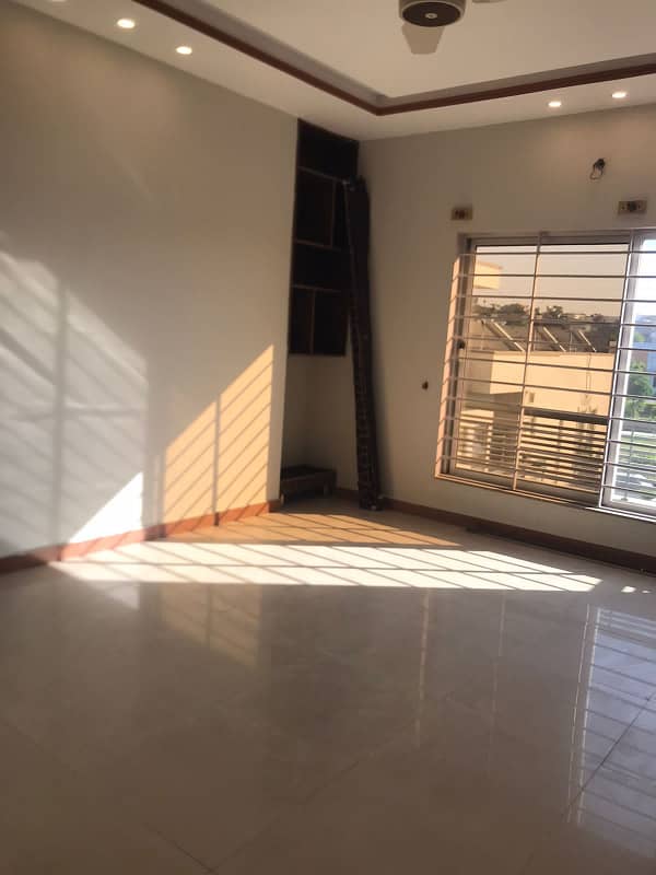 Beautiful House Portion Available For Rent in Dha-2 7