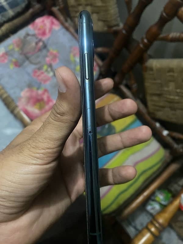 Iphone 11 pro max 64 GB pta Approved 1