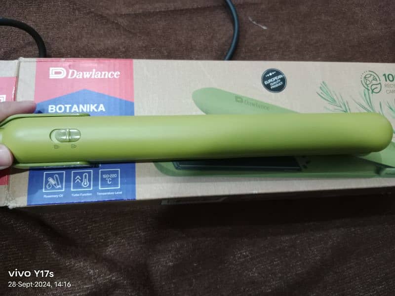 Dawlance hair straightener 1