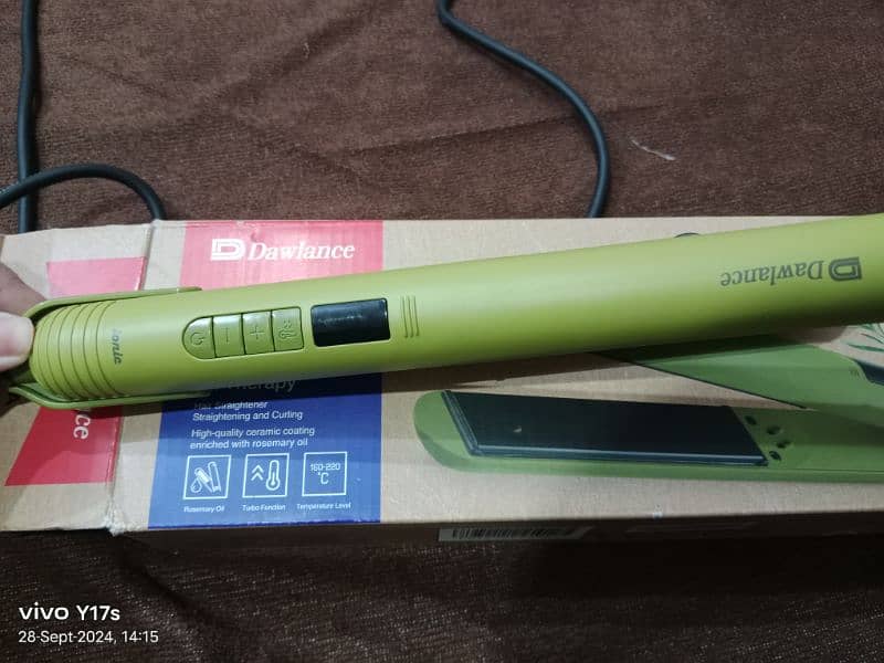 Dawlance hair straightener 2