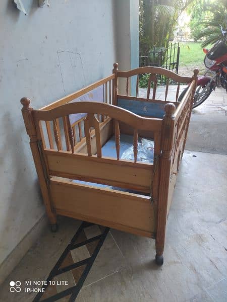 baby bed very good condition 1