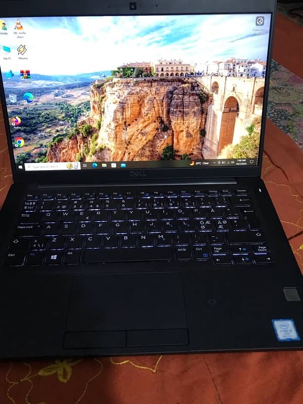 Dell laptop core i5 8th gen 8 256gb latitude 7390 model 0