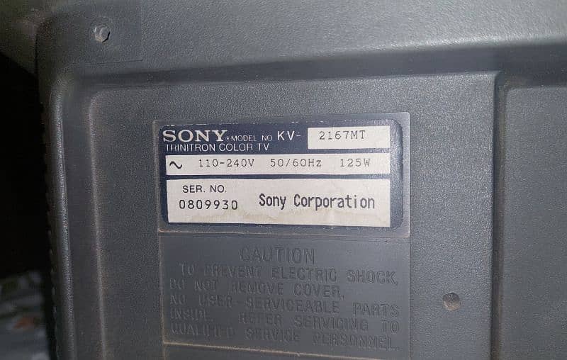 Sony Trinitron TV 4