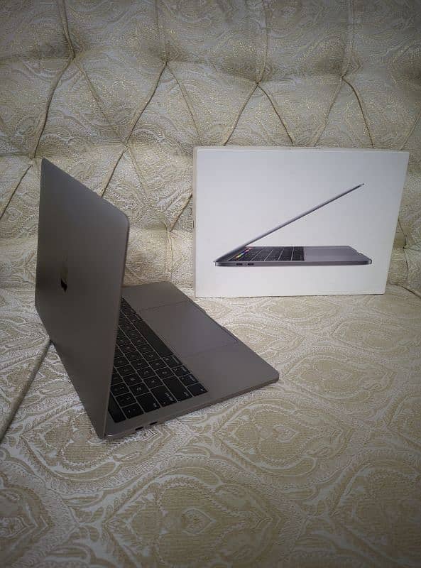 MACBOOK PRO 2019 4