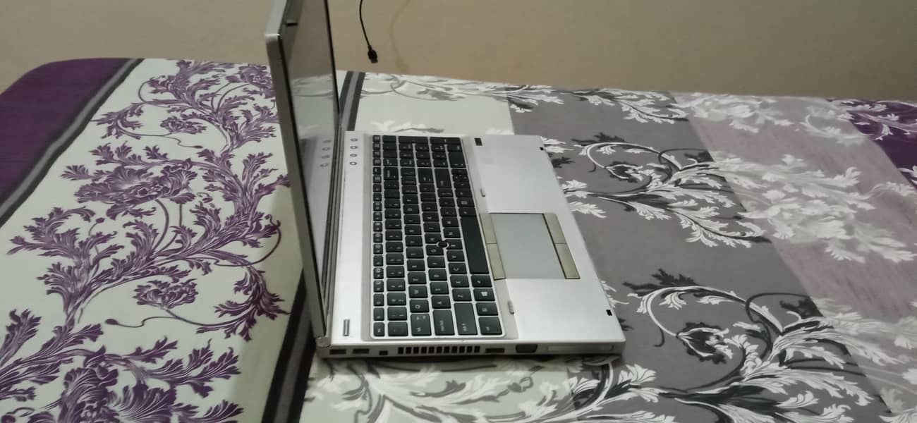 HP EliteBook 8570p 3