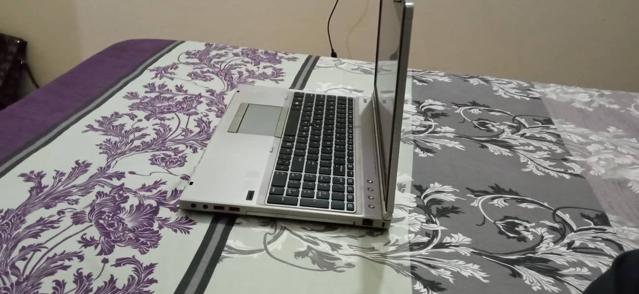 HP EliteBook 8570p 4