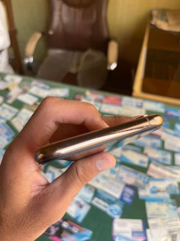 Iphone XsMax 256 lush condition 2