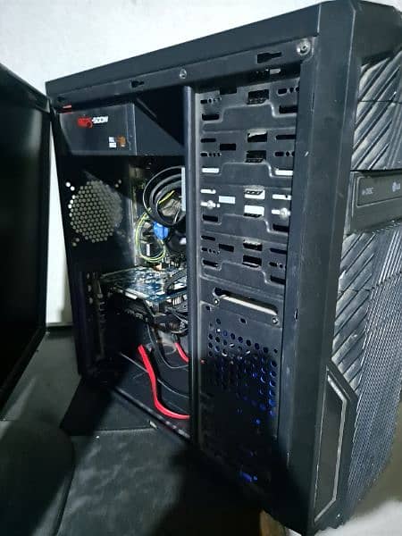 i3 7th gen 4GB ram 1GB gpu 500wt saply 2