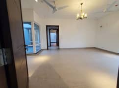 1 Kanal Majestic And Exquiste Full House For Rent In DHA Phase 4,Block CC, Reasonable Price And Suitable Location Pakistan Punjab Lahore. 0