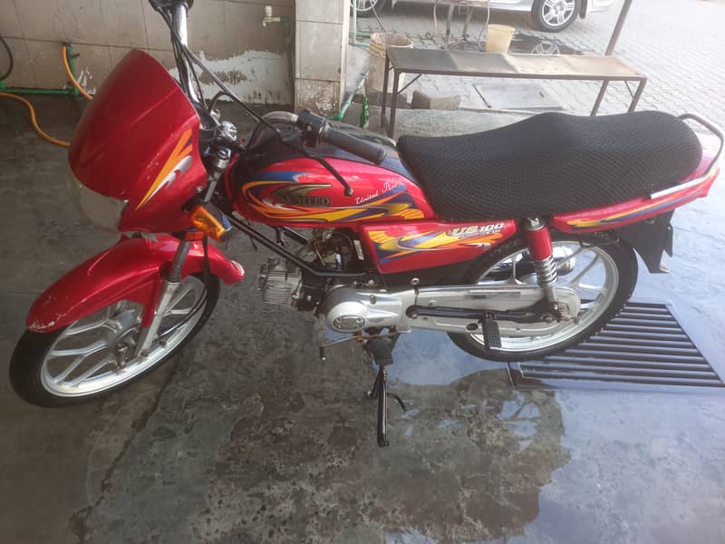 United 100cc 2023 with alloy wheel 2