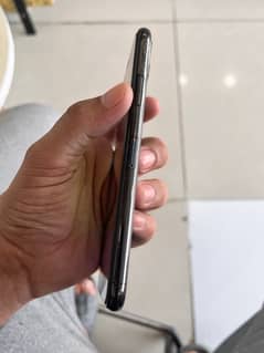 iphone 11 pro max / 64gb / PTA approved