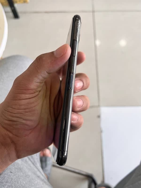 iphone 11 pro max / 64gb / PTA approved 0