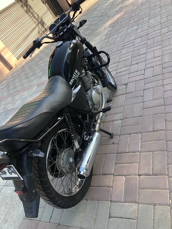 Suzuki GS 150 3