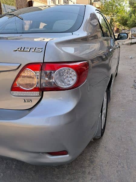 Toyota Corolla Altis 1.6 2012 Model 11