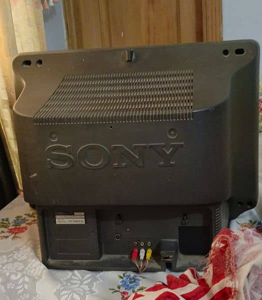 Sony Trinitron TV 3