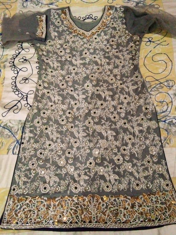 small size dress in good condition. 0