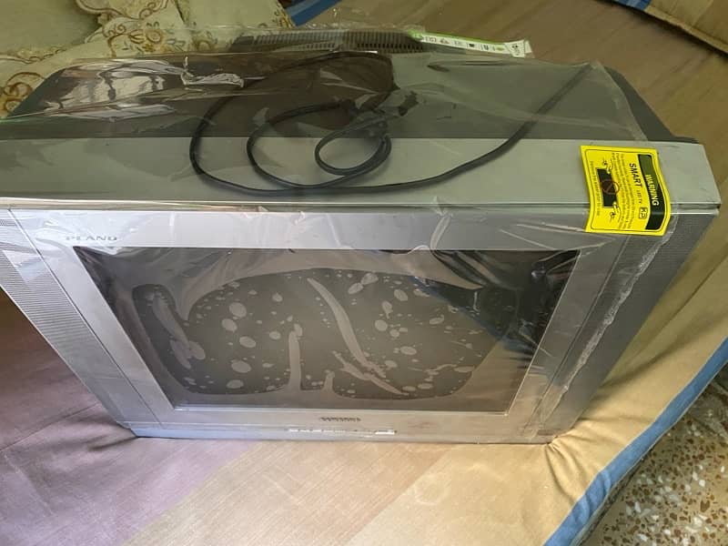 Samsung old color TV for sale in good condition 2