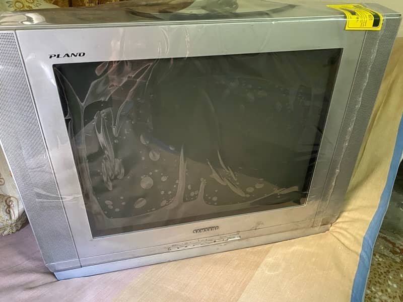 Samsung old color TV for sale in good condition 3