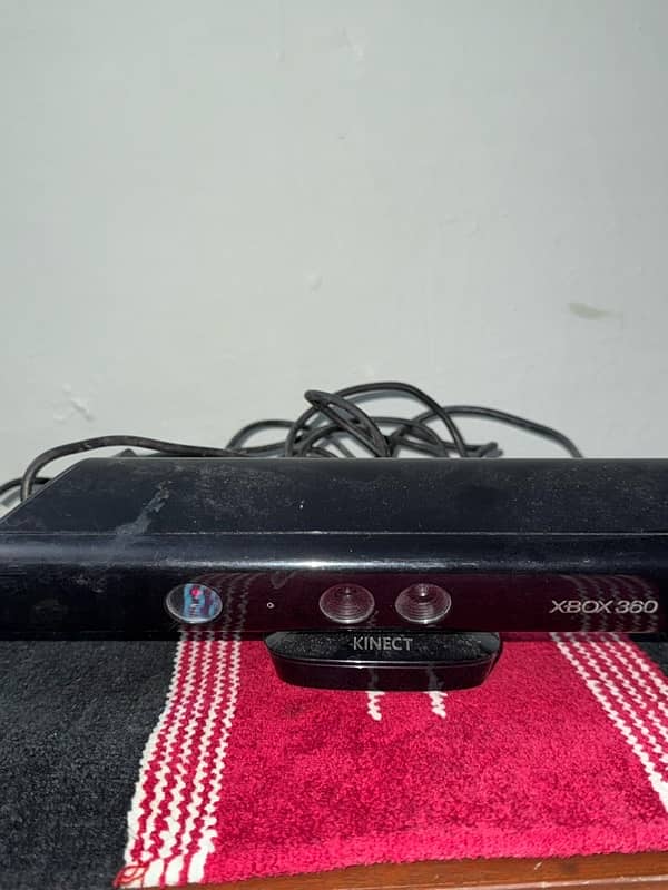 Xbox 360 with kinect device 2