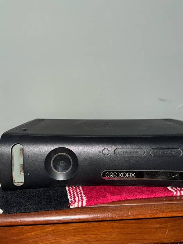 Xbox 360 with kinect device 9