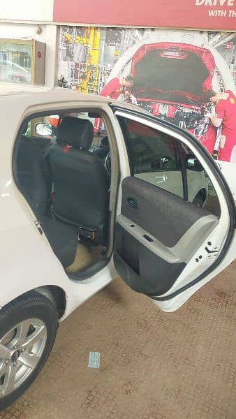 Toyota Vitz 2013 5