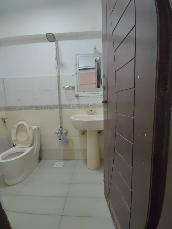 3 BED DD FLAT FOR SALE IN GULSHAN E IQBAL BLOCK 13D2 6