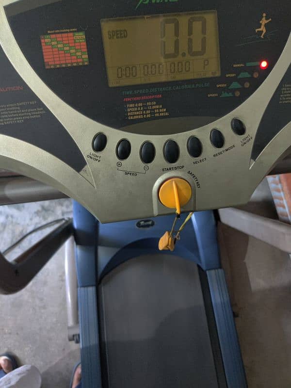 Treadmill in Good Condition 5