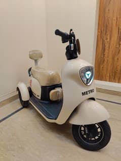 Metro A7 Three Wheeler Electric bike scooter